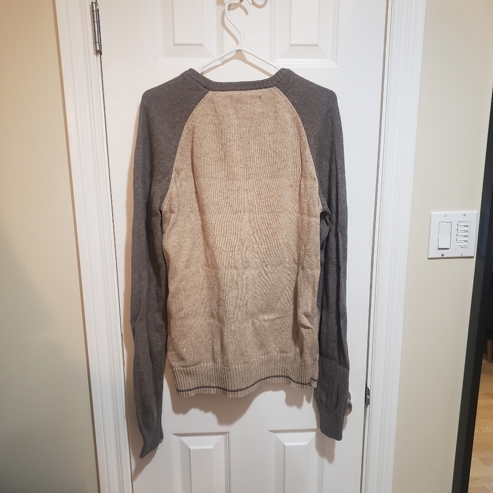 Vintage Roots Athletics Sweater With Beaver Patch Brown and Gray Size Large - Picture 7 of 7